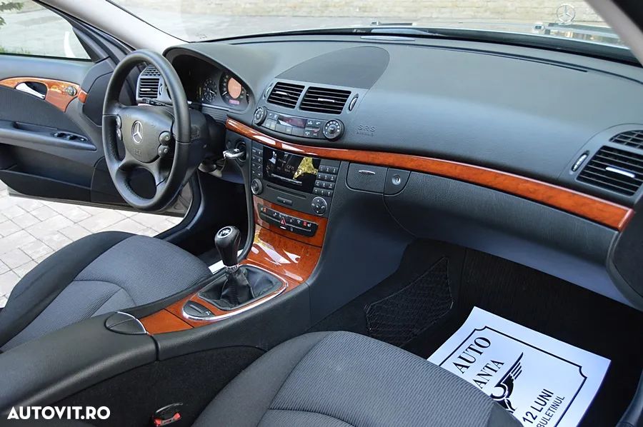 Mercedes-Benz E - 10