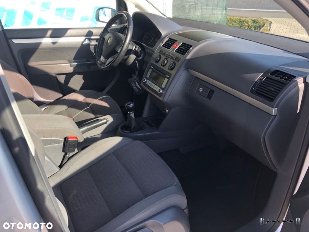 Volkswagen Touran - 6