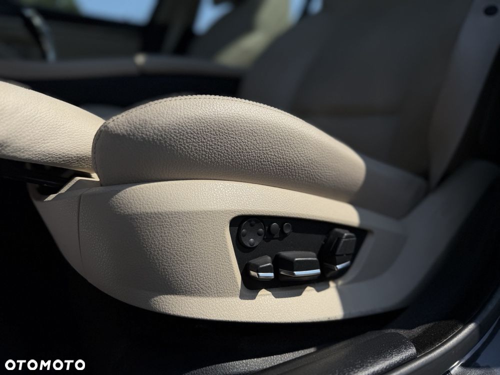 BMW Seria 5 525d xDrive Luxury Line - 14