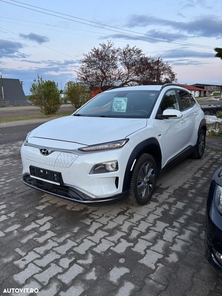 Hyundai KONA Premium - 3
