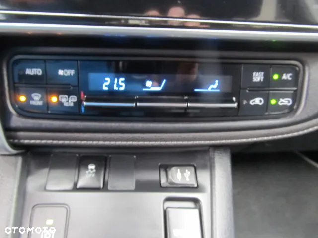 Toyota Auris Hybrid 135 Premium - 21