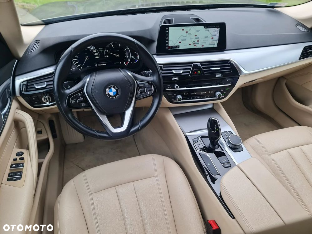 BMW Seria 5 520d xDrive Luxury Line sport - 18