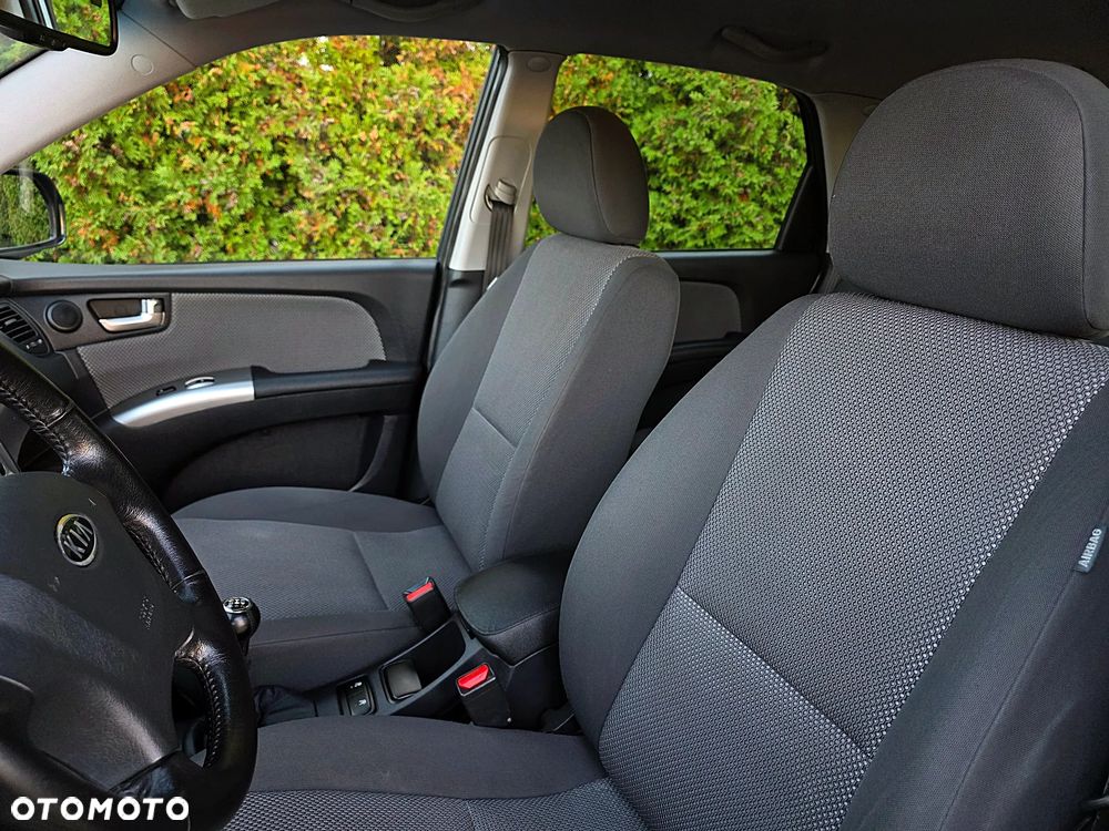 Kia Sportage 2.0 Freedom + - 22