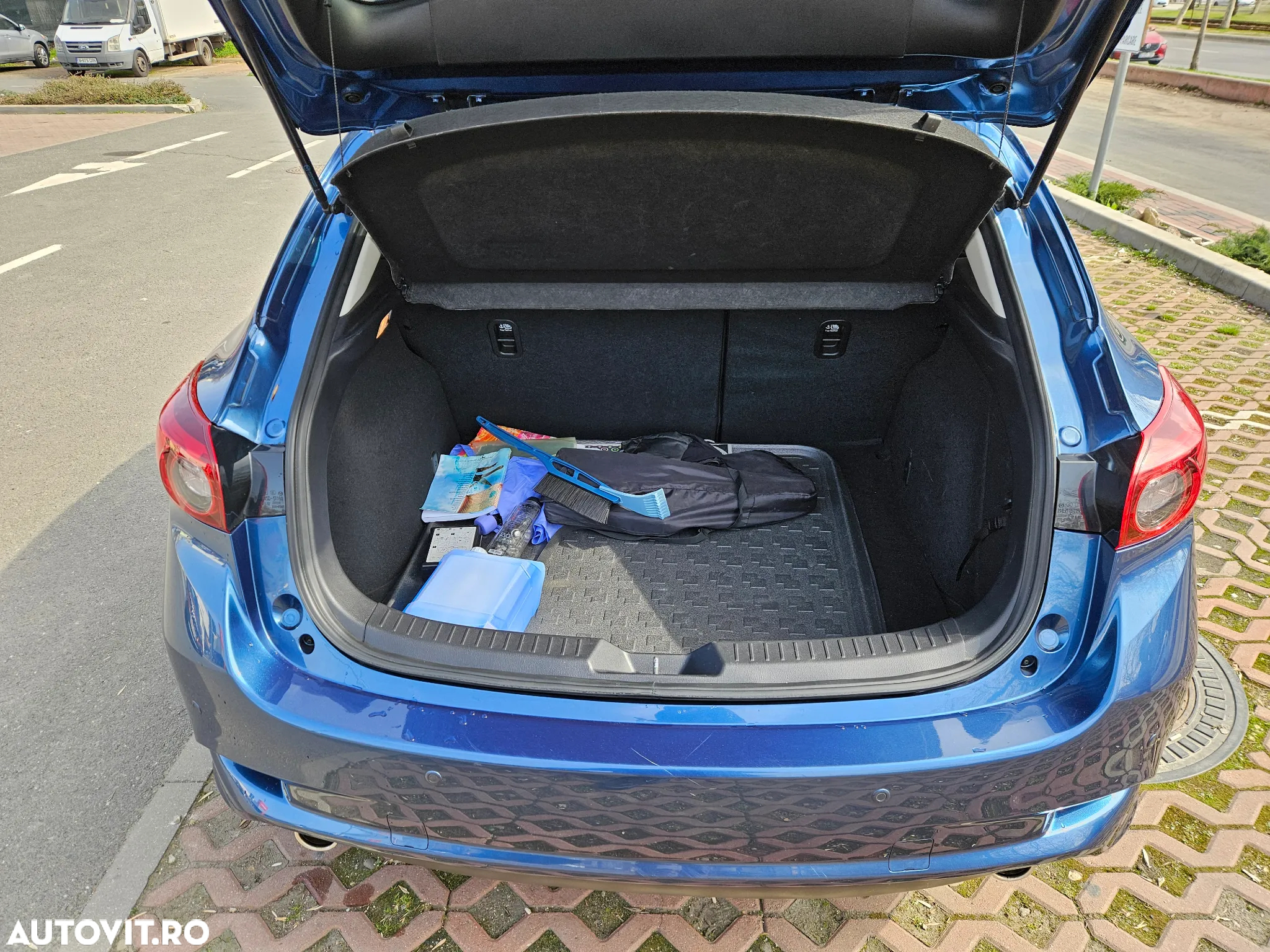 Mazda 3 - 12