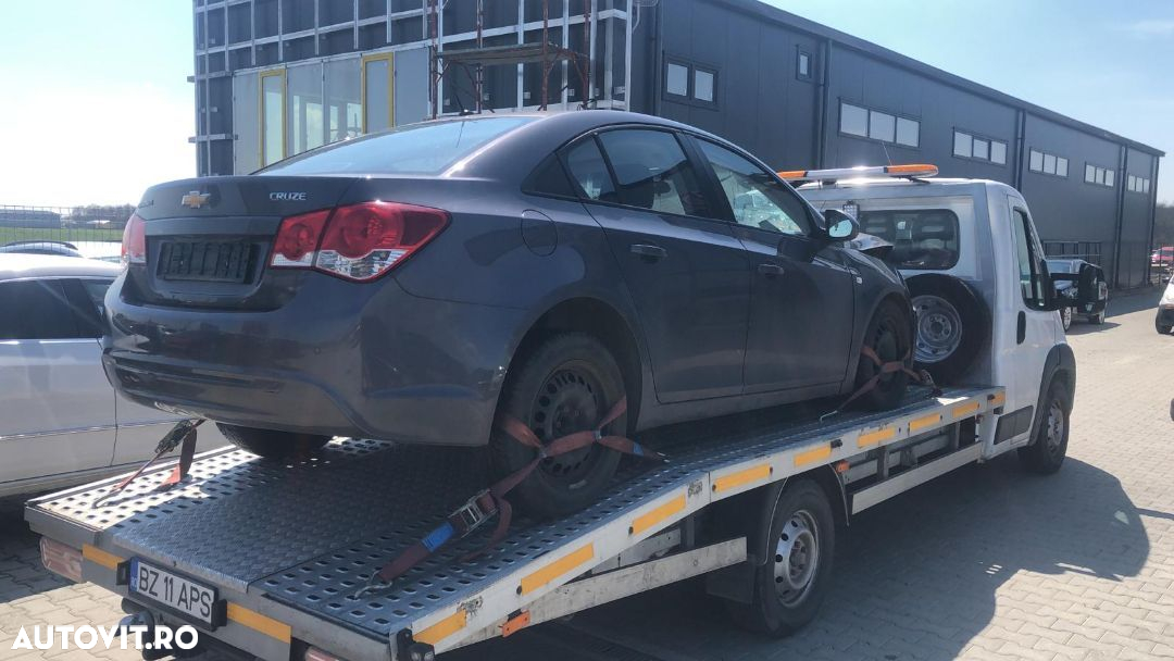 Dezmembram Chevrolet Cruze 1.8 benzina an fabr 2014 - 2