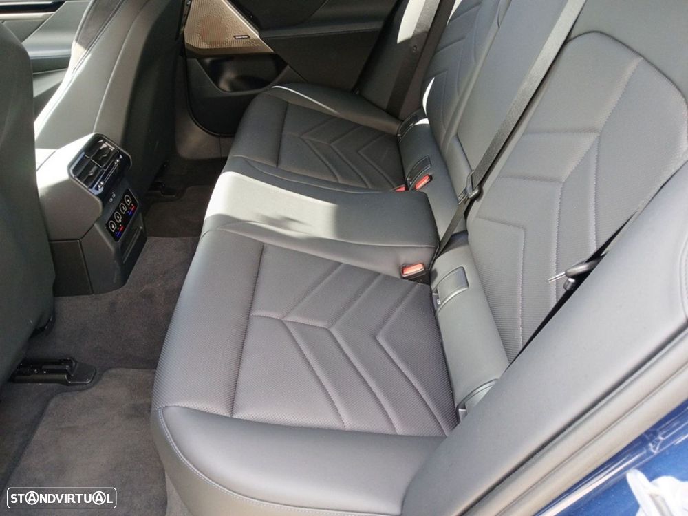 BMW 520 d Pack Desportivo M - 14