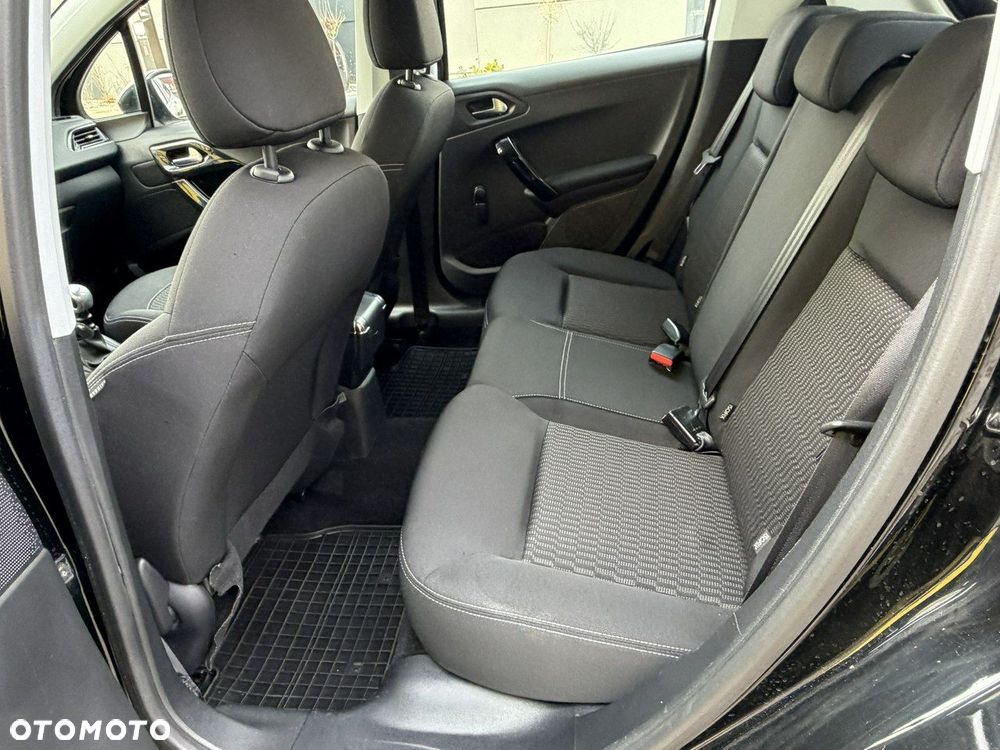 Peugeot 208 BlueHDi 100 Active - 29