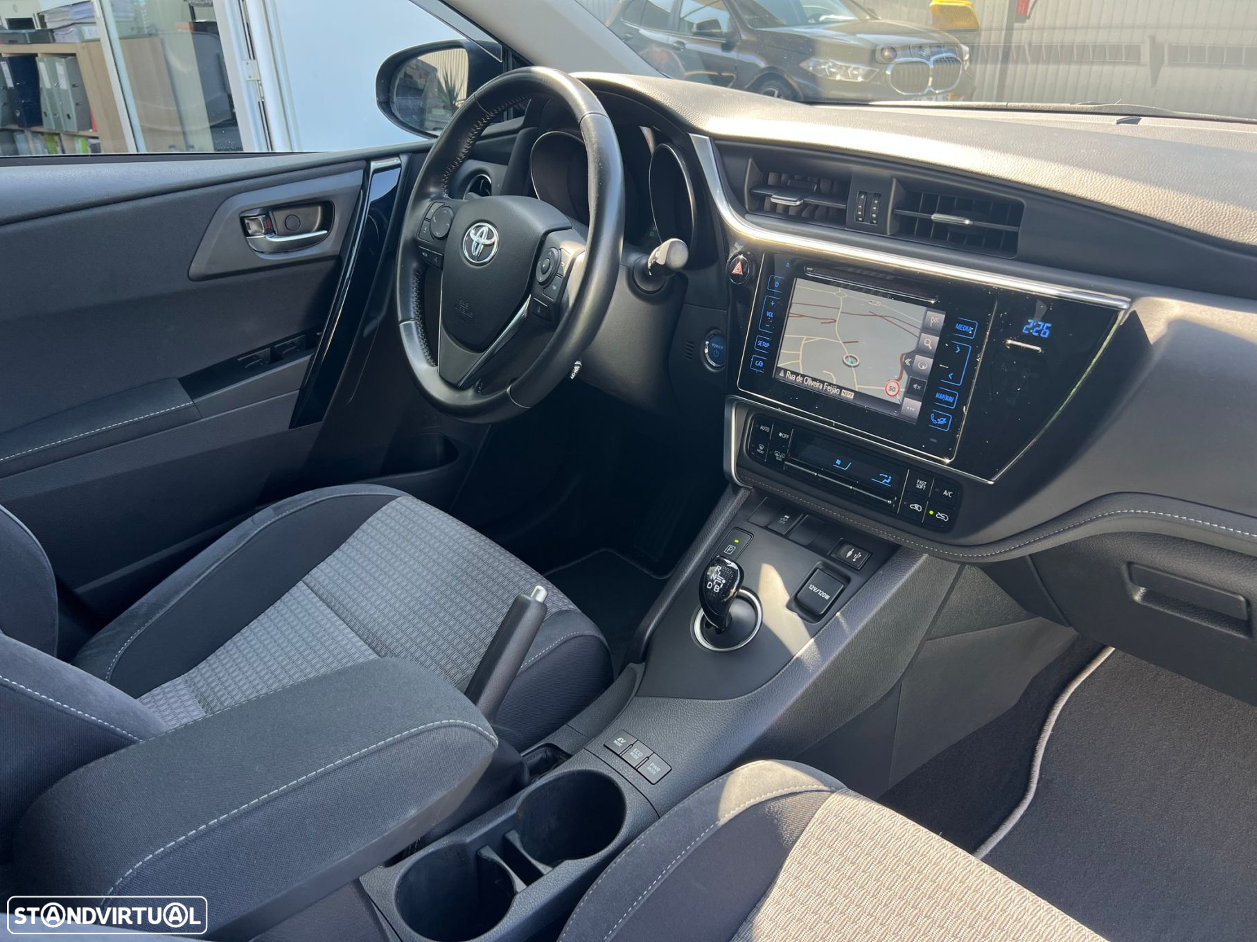 Toyota Auris 1.8 HSD Exclusive+Navi - 9