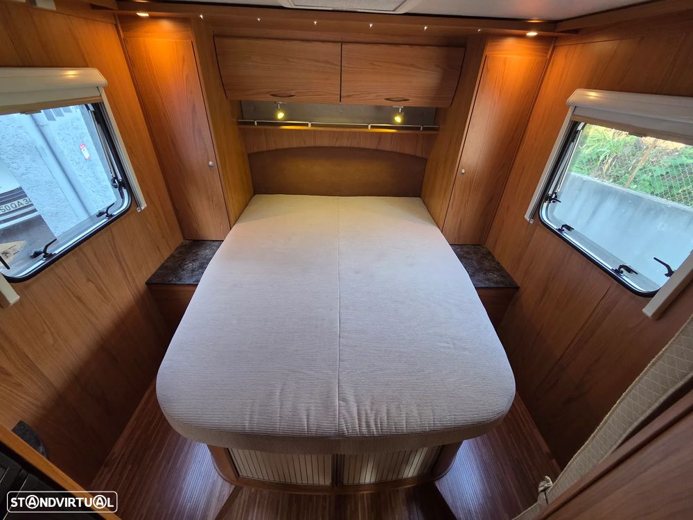 Burstner Aviano 725i cama central - 4