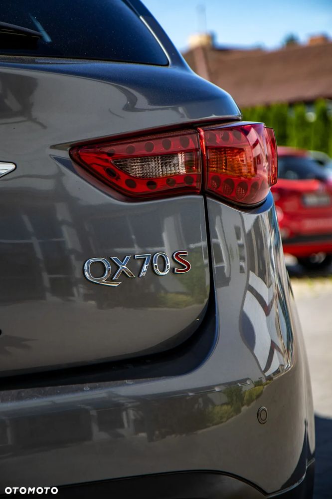 Infiniti Q70 3.7 S Premium - 3