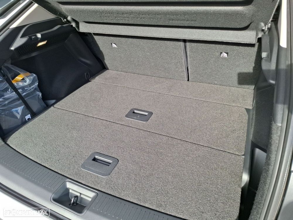 Nissan Ariya 63 kWh Advance Carr. 22kW + Teto Panorâmico - 21