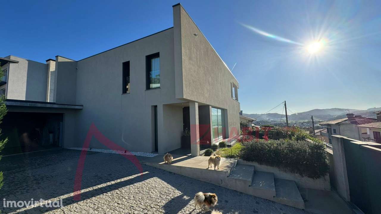 Moradia Isolada T4 com Piscina para venda em Braga - Grande imagem: 5/42