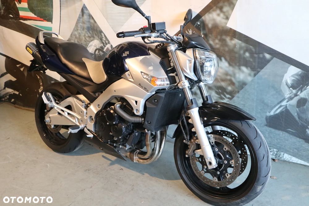 Suzuki GSR - 14