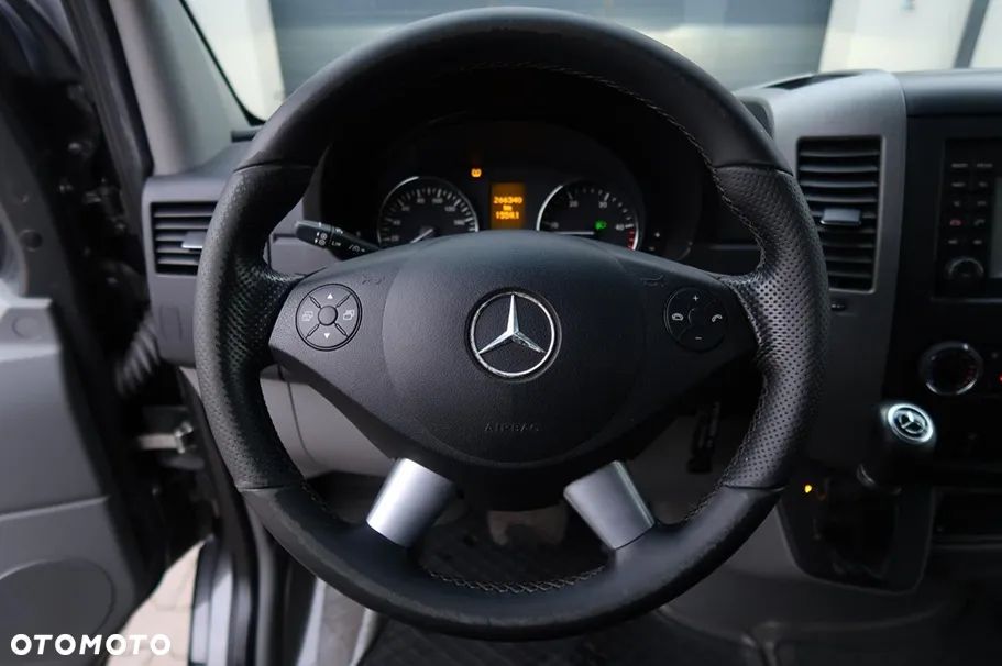 Mercedes-Benz SPRINTER - 14
