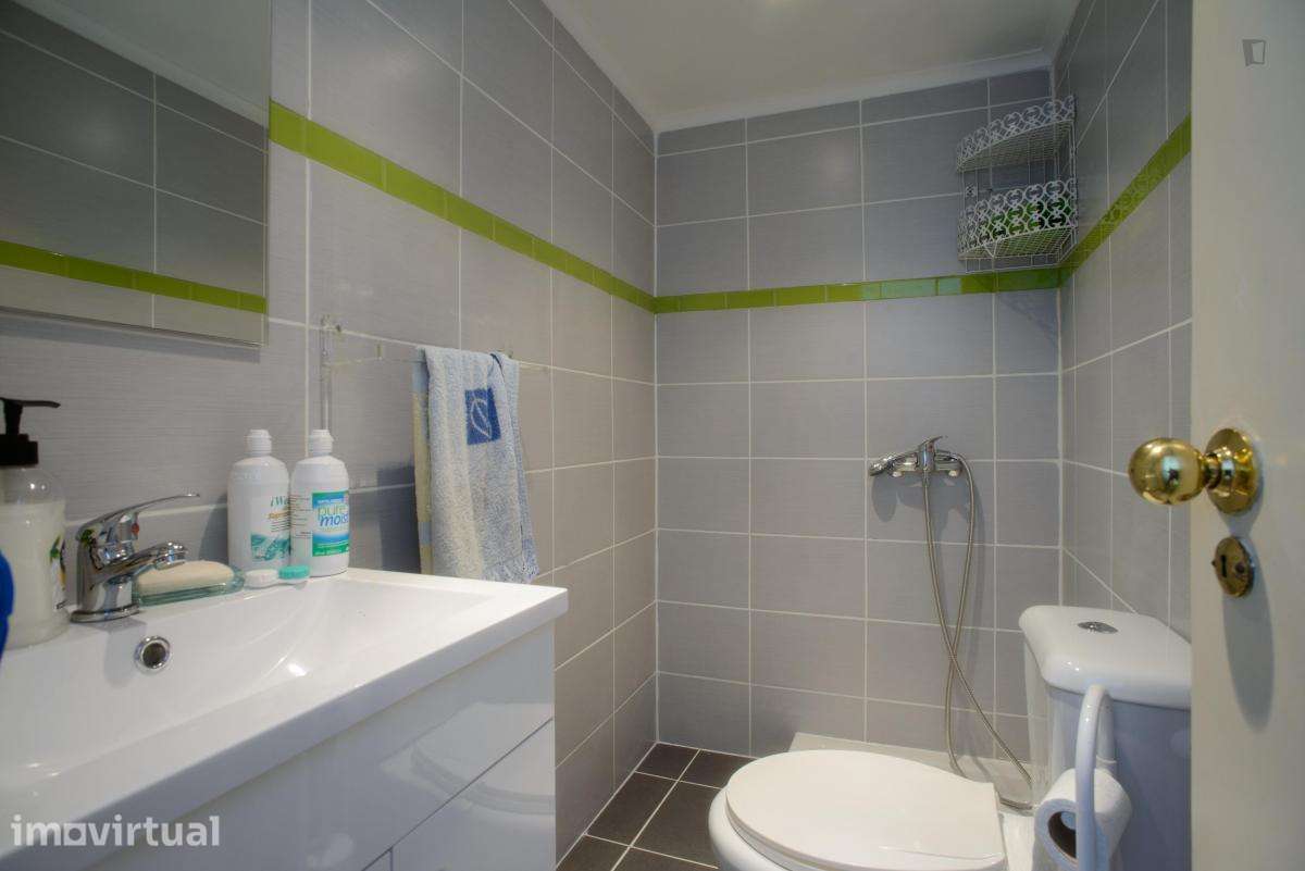 Quarto - localizado em Alameda Lisbon - Grande imagem: 2/32