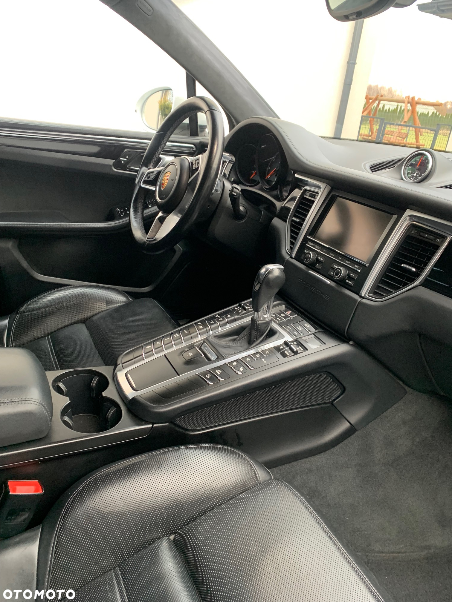 Porsche Macan Turbo - 10