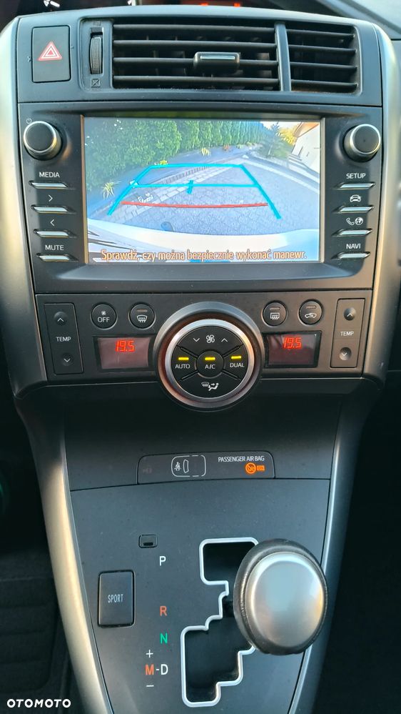 Toyota Verso 1.8 Multidrive Edition - 20