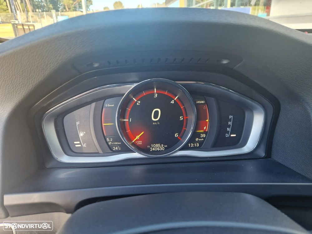 Volvo V60 2.4 D6 Momentum AWD Phev - 24