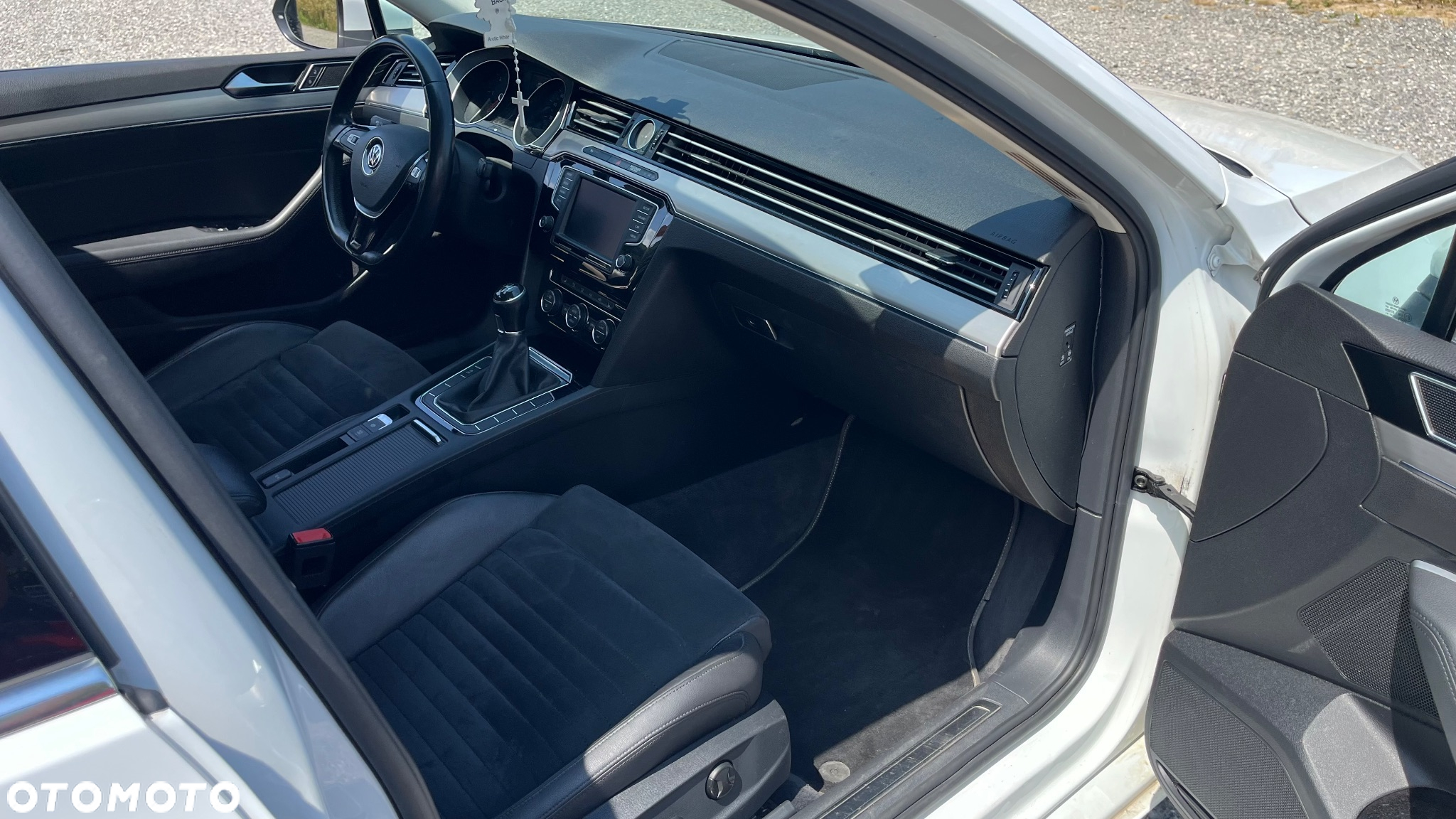 Volkswagen Passat - 25