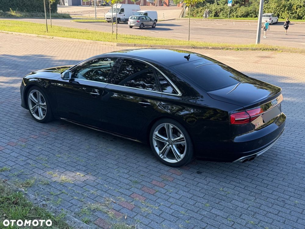 Audi S8 Plus - 17