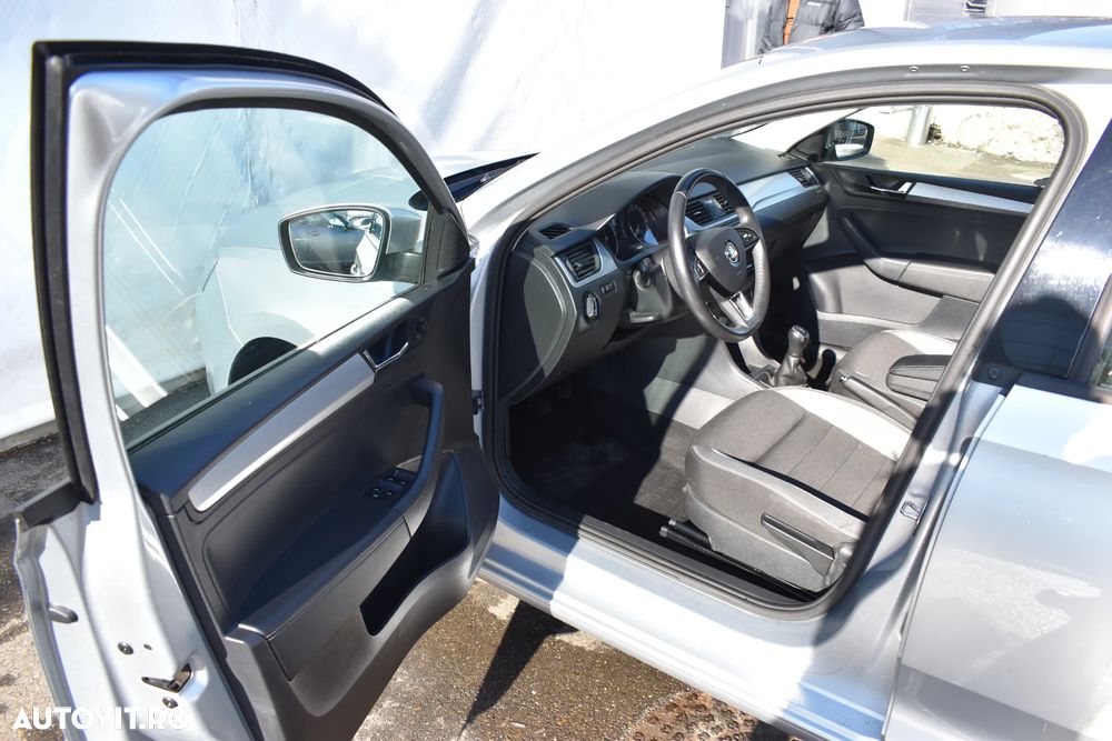 Skoda RAPID 1.0 TSI Style - 14