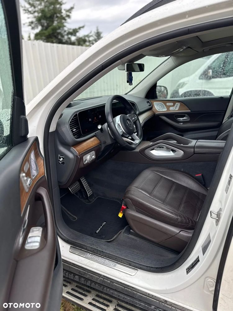 Mercedes-Benz GLS - 28