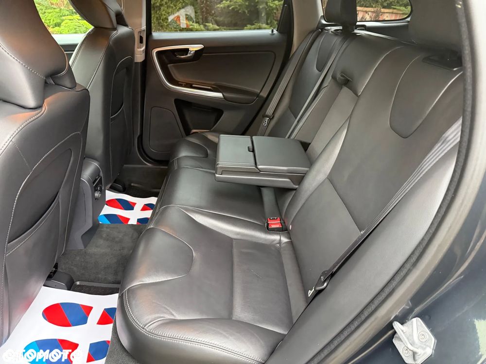 Volvo XC 60 D3 Drive-E Momentum - 12