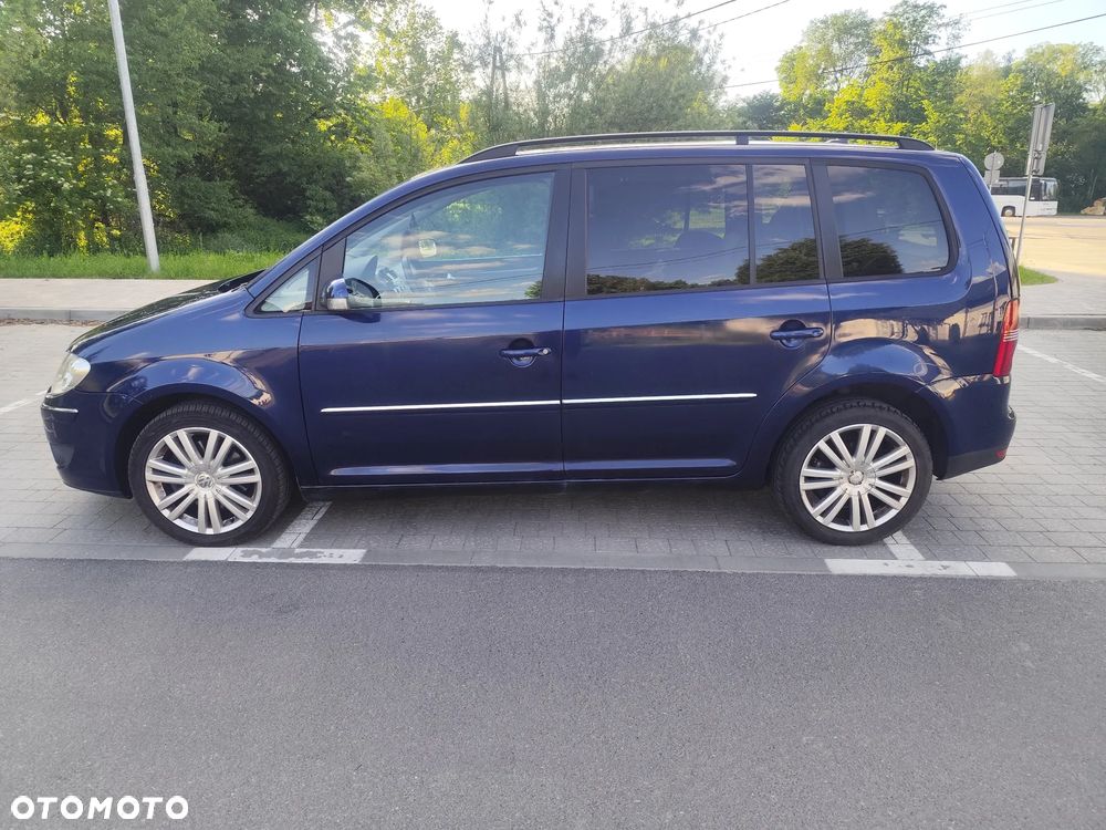 Volkswagen Touran 2.0 TDI DPF Highline DSG - 2