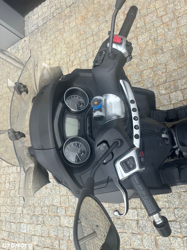 Piaggio MP-3 - 4