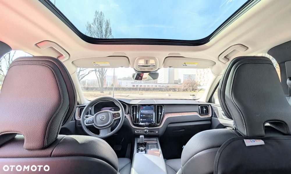 Volvo XC 60 B5 B AWD Plus Bright - 12