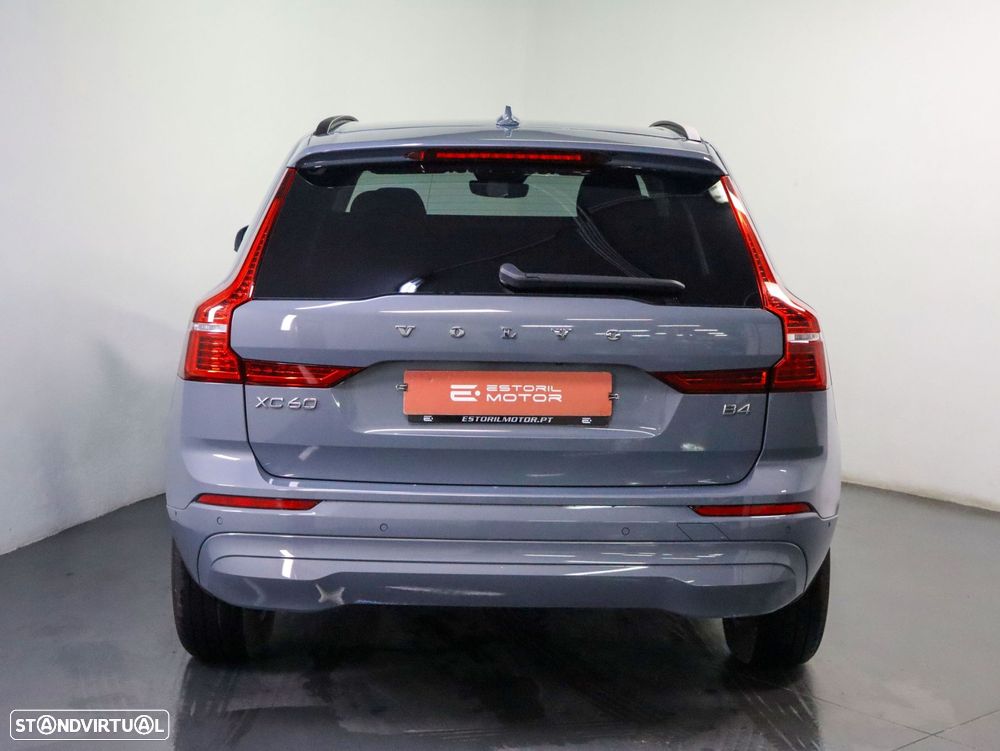 Volvo XC 60 2.0 B4 Momentum Plus - 4