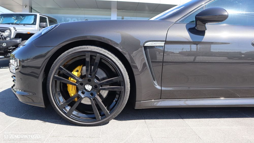 Porsche Panamera Platinum Edition - 3