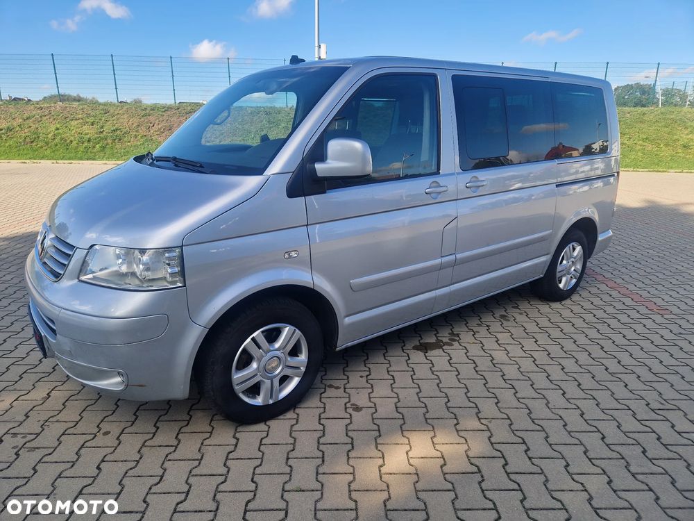 Volkswagen Multivan - 1