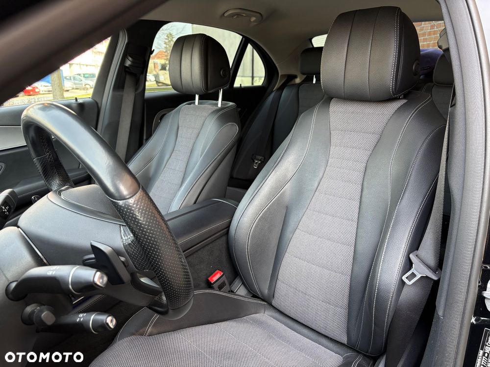 Mercedes-Benz Klasa E 200 4Matic 9G-TRONIC Avantgarde - 19