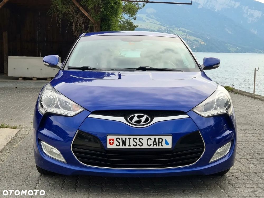 Hyundai Veloster - 2
