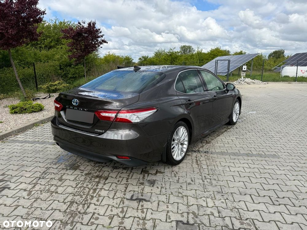 Toyota Camry 2.5 Hybrid Executive CVT - 6