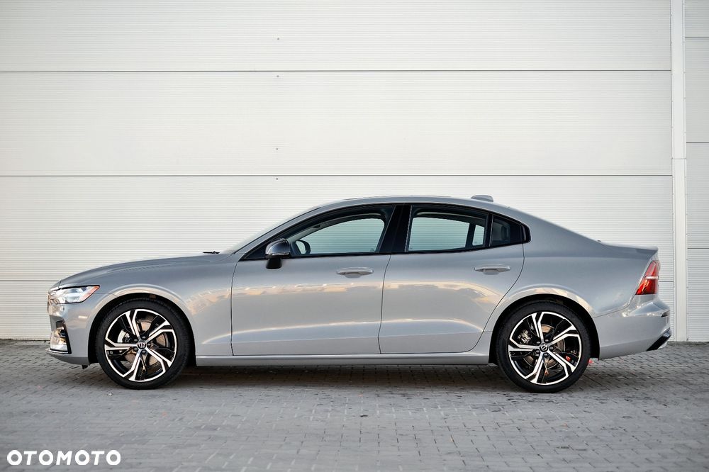 Volvo S60 B5 B Ultimate Dark - 10