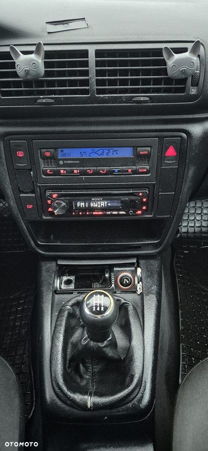 Volkswagen Passat 1.9 TDI Family - 12