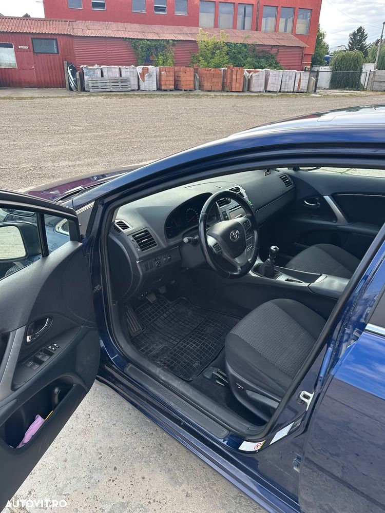 Toyota Avensis - 7