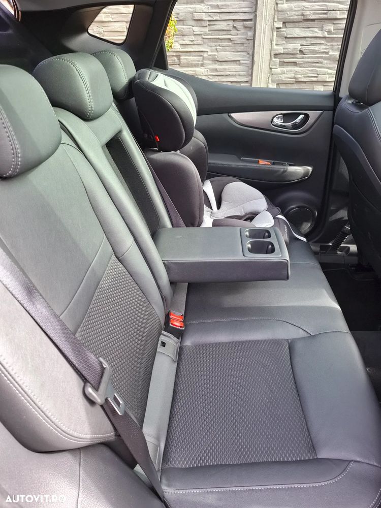 Nissan Qashqai 1.7 dCi Xtronic ALL-MODE 4x4i TEKNA - 32