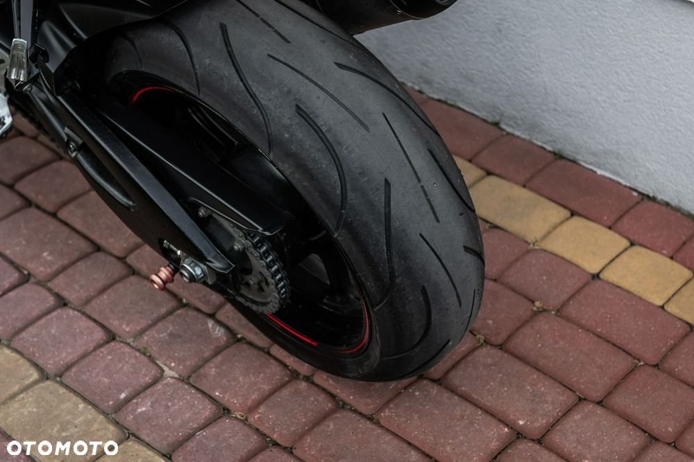 Suzuki GSX-R - 9
