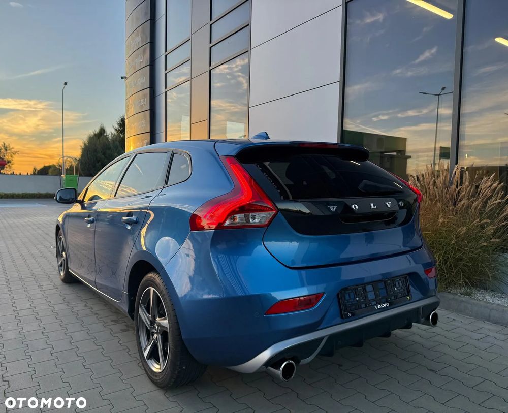 Volvo V40 D3 R-Design - 29