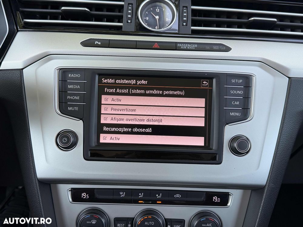 Volkswagen Passat 2.0 TDI SCR DSG Business - 25