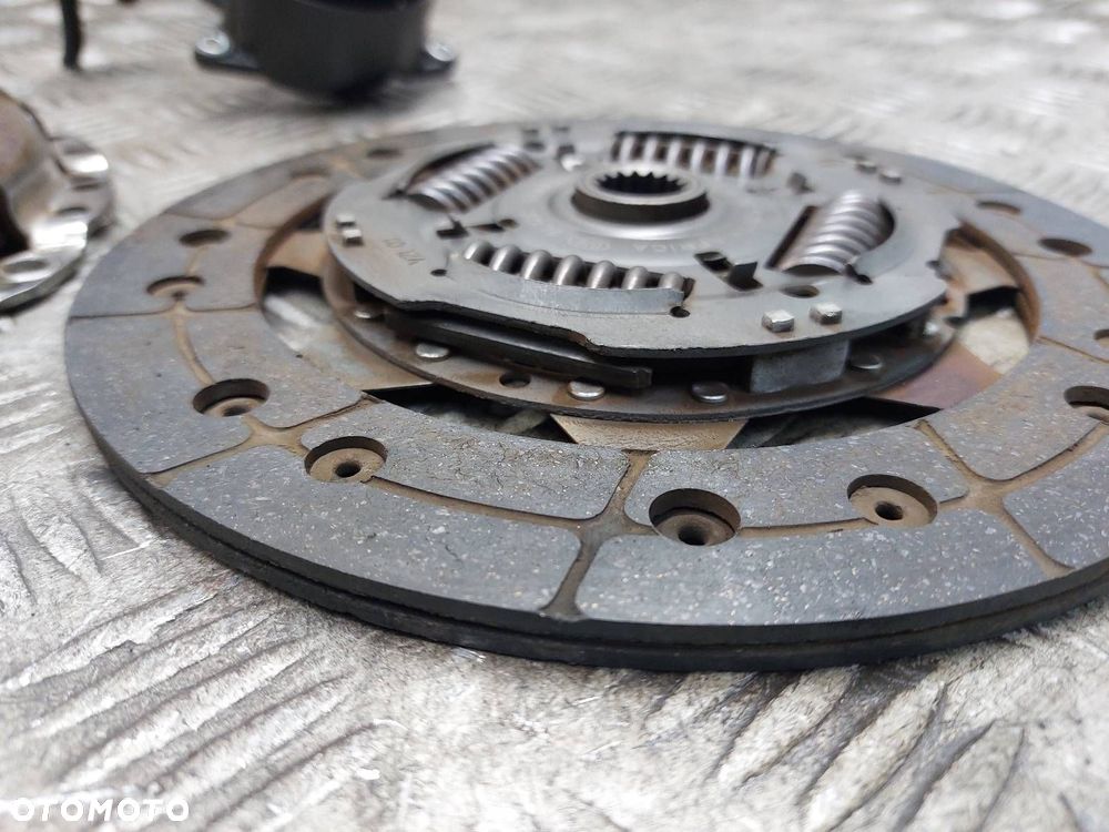 SPRZĘGŁO TARCZA + DOCISK + ŁOŻYSKO OPOROWE FORD FOCUS MK2 1.6 16V - 3