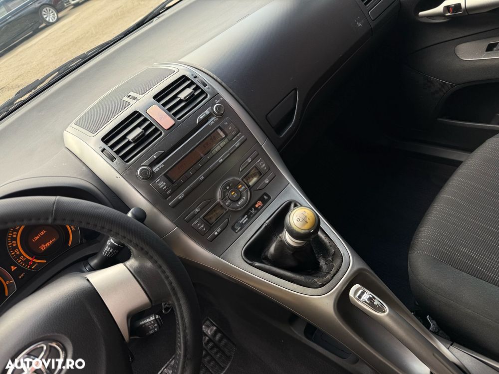 Toyota Auris - 15