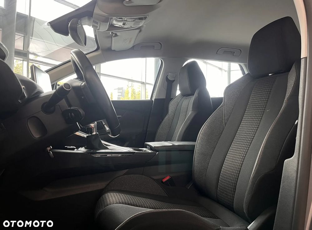 Peugeot 3008 1.5 BlueHDi Allure S&S - 22
