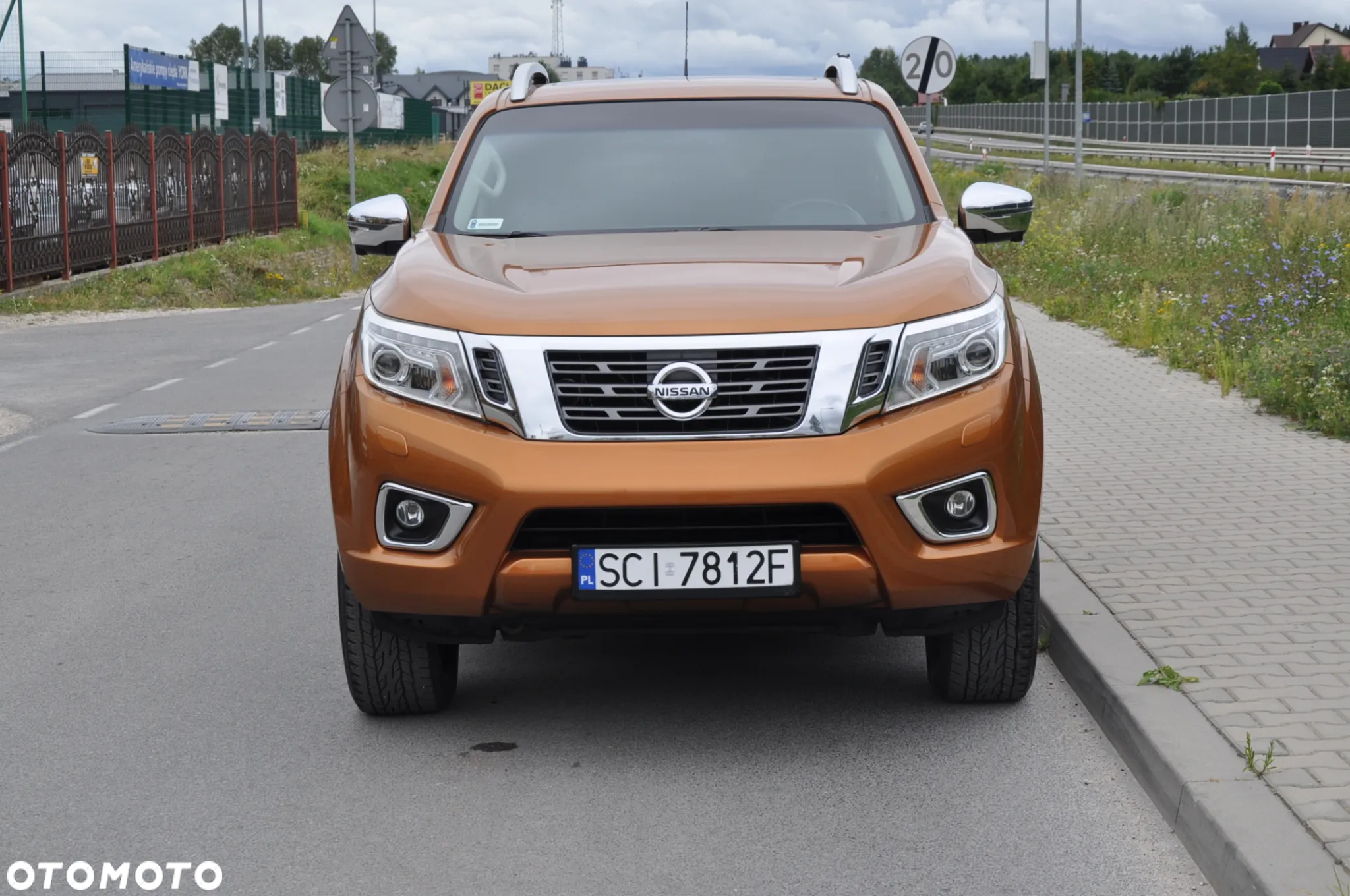 Nissan Navara - 2