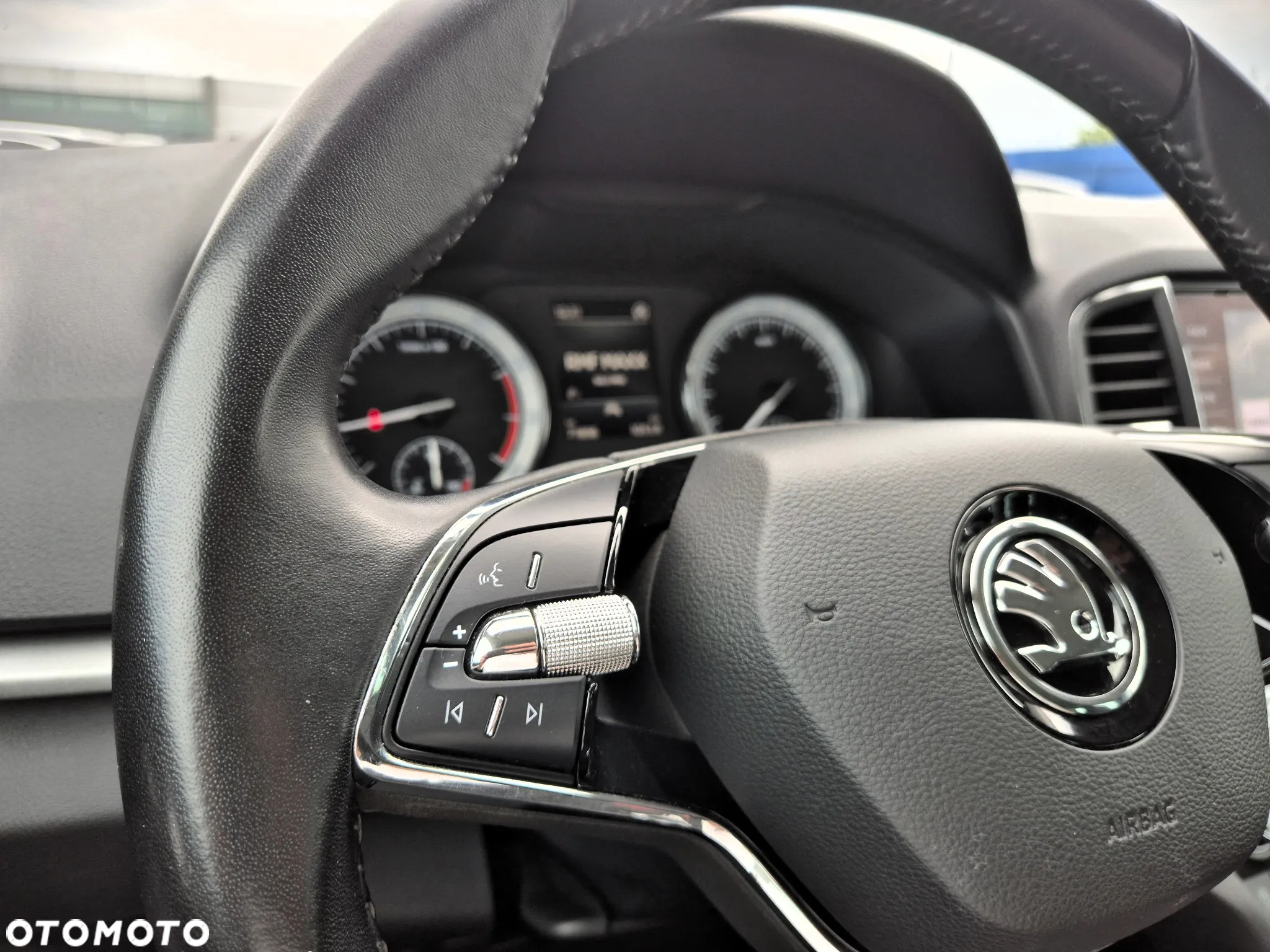 Skoda Karoq 1.5 TSI ACT GPF 4x2 Ambition - 25