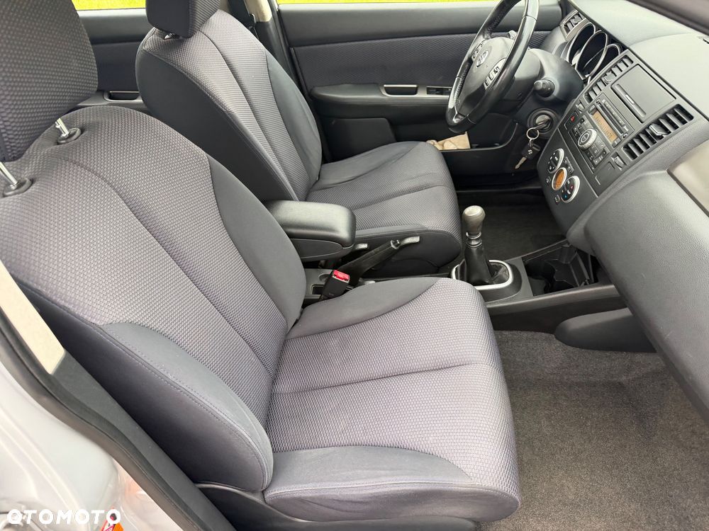 Nissan Tiida - 14