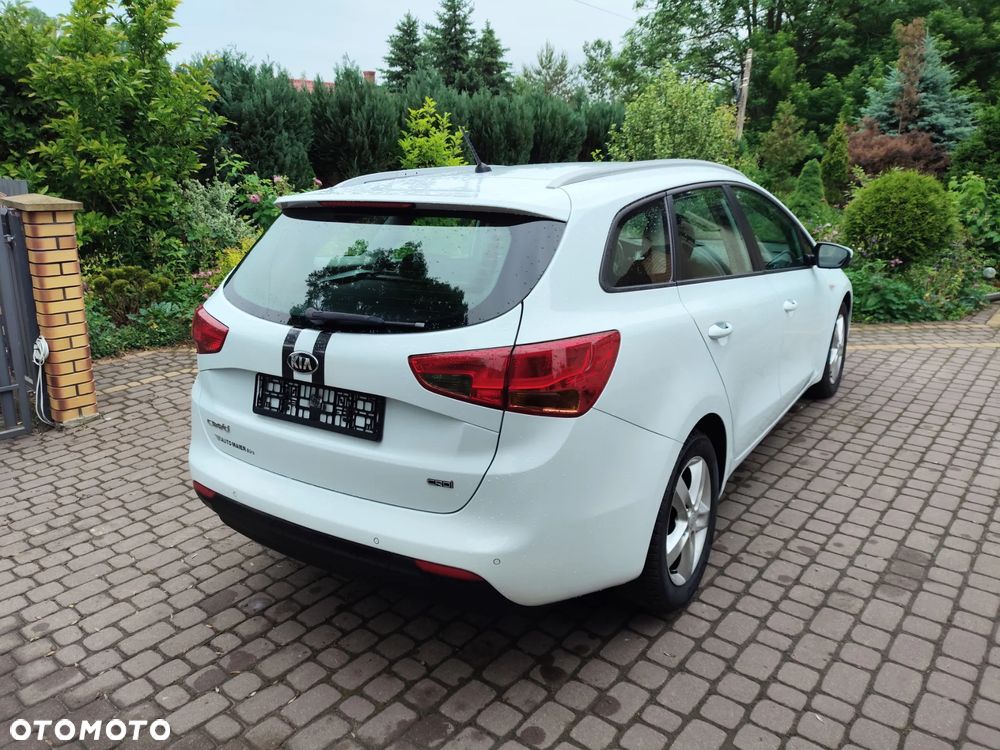 Kia Ceed - 27